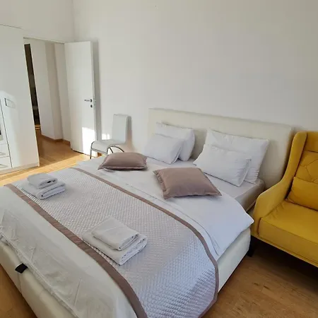 Apartament Pozzo Sea View *